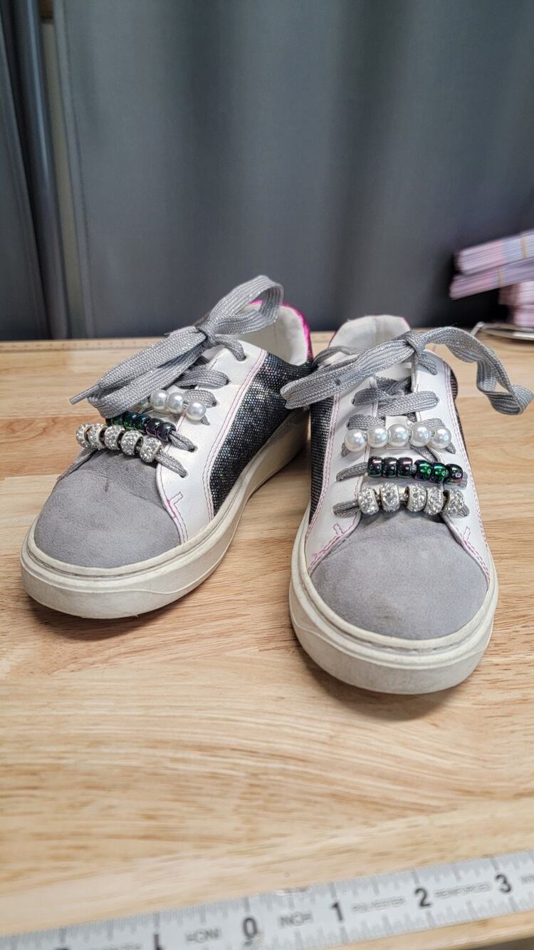 Betsey Johnson Youth Sidny Sneakers Sz. 2M Rainbow/Multi Sparkle Shine Party